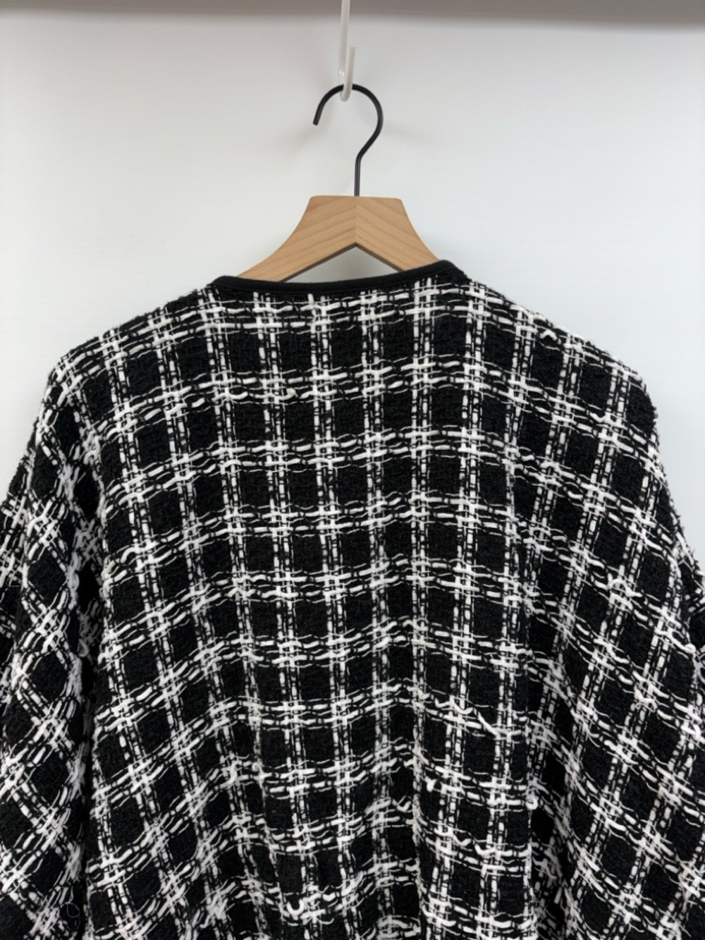 Karl Lagerfled Tweed Plaid Oversized Button-Up Poncho Knit Sweater Black OS - Picture 6 of 7